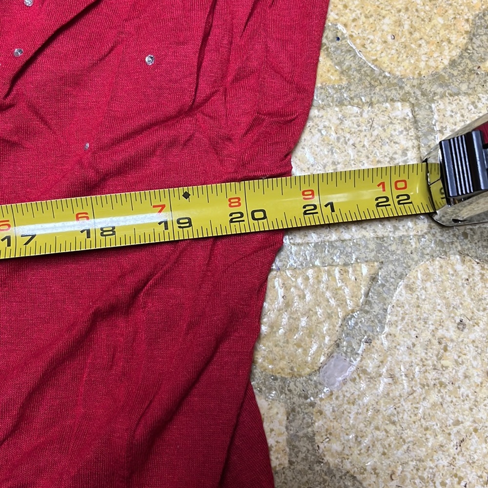 Red asymmetrical shirt - Picture 11 of 12